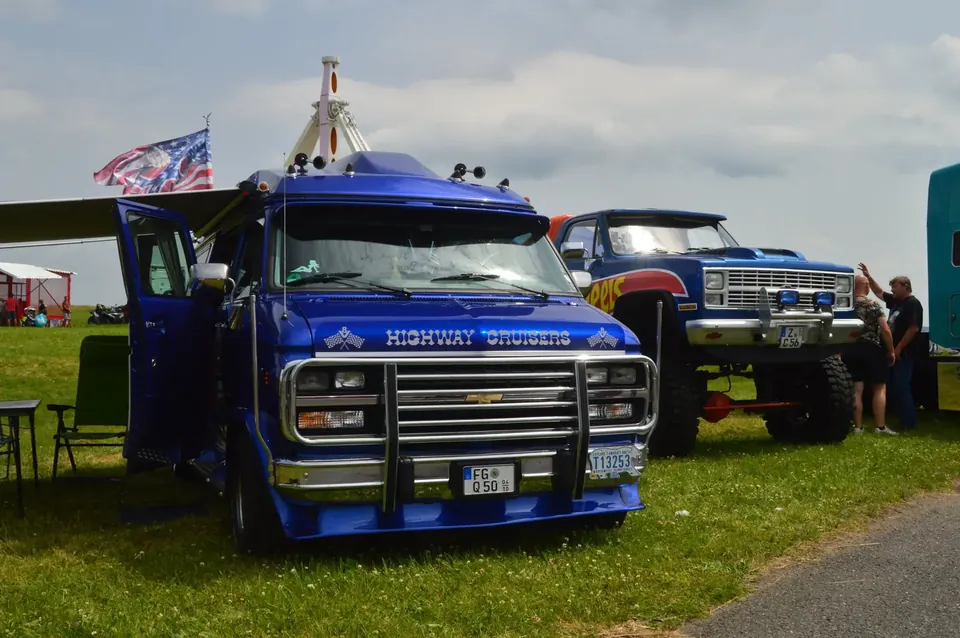 US Cars Fest Krásno 2024 – Chevrolet van Highway Cruisers a Hot Wheels truck